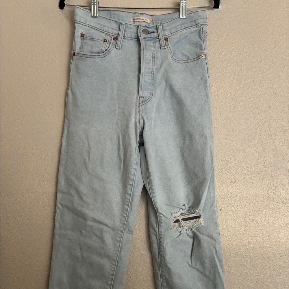 Levi’s Ribcage Straight Ankle Jeans – Light Wash (Size 28)
